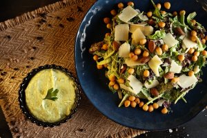 Dressing cu avocado și iaurt grecesc - Sosul perfect pentru salate