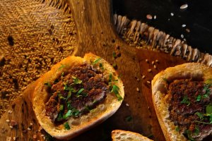 Pâine umplută cu carne de vită - Rețeta simplă și gustoasă