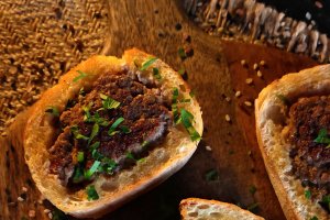 Pâine umplută cu carne de vită - Rețeta simplă și gustoasă