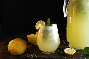 Limonadă cu pepene galben și mentă - Deliciu de vară răcoritor și savuros