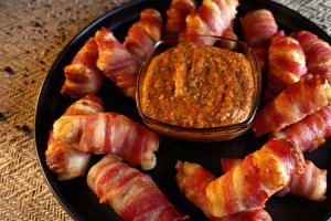 Gustări cu pui și bacon - Rețeta rapidă și savuroasă