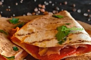 Quesadilla pizza - Rețeta rapidă și gustoasă